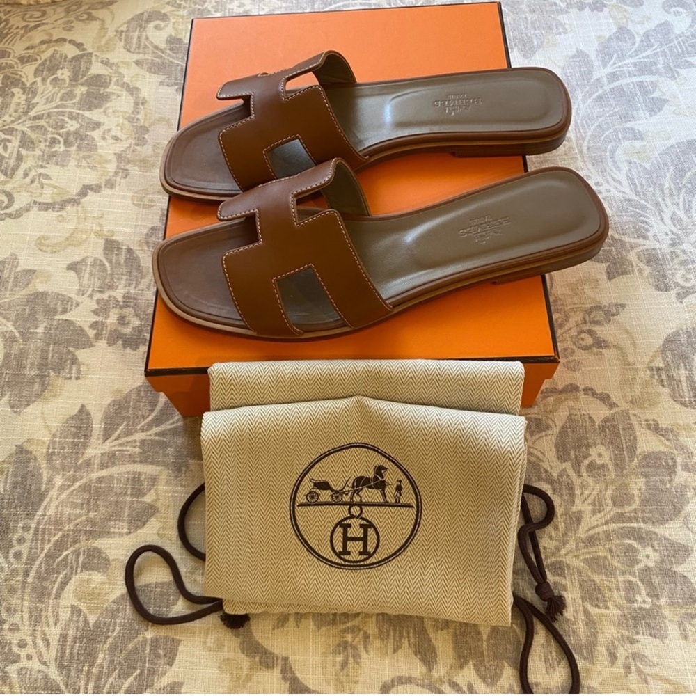 Hermès Oran Sandals in Gold - size 9.5